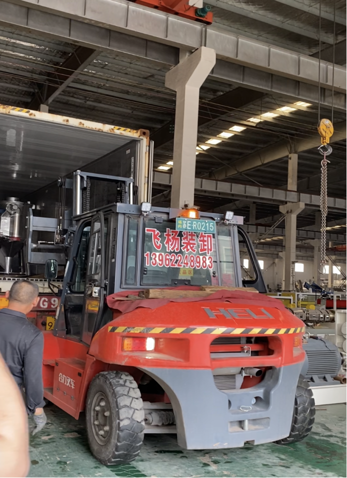 康州 - 押出機メーカーは本日、さらに 50 ～ 200 個の PE パイプ生産ラインを出荷しました